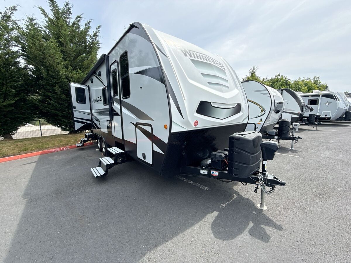 2020 Winnebago Voyage 2427RB in sandy OR