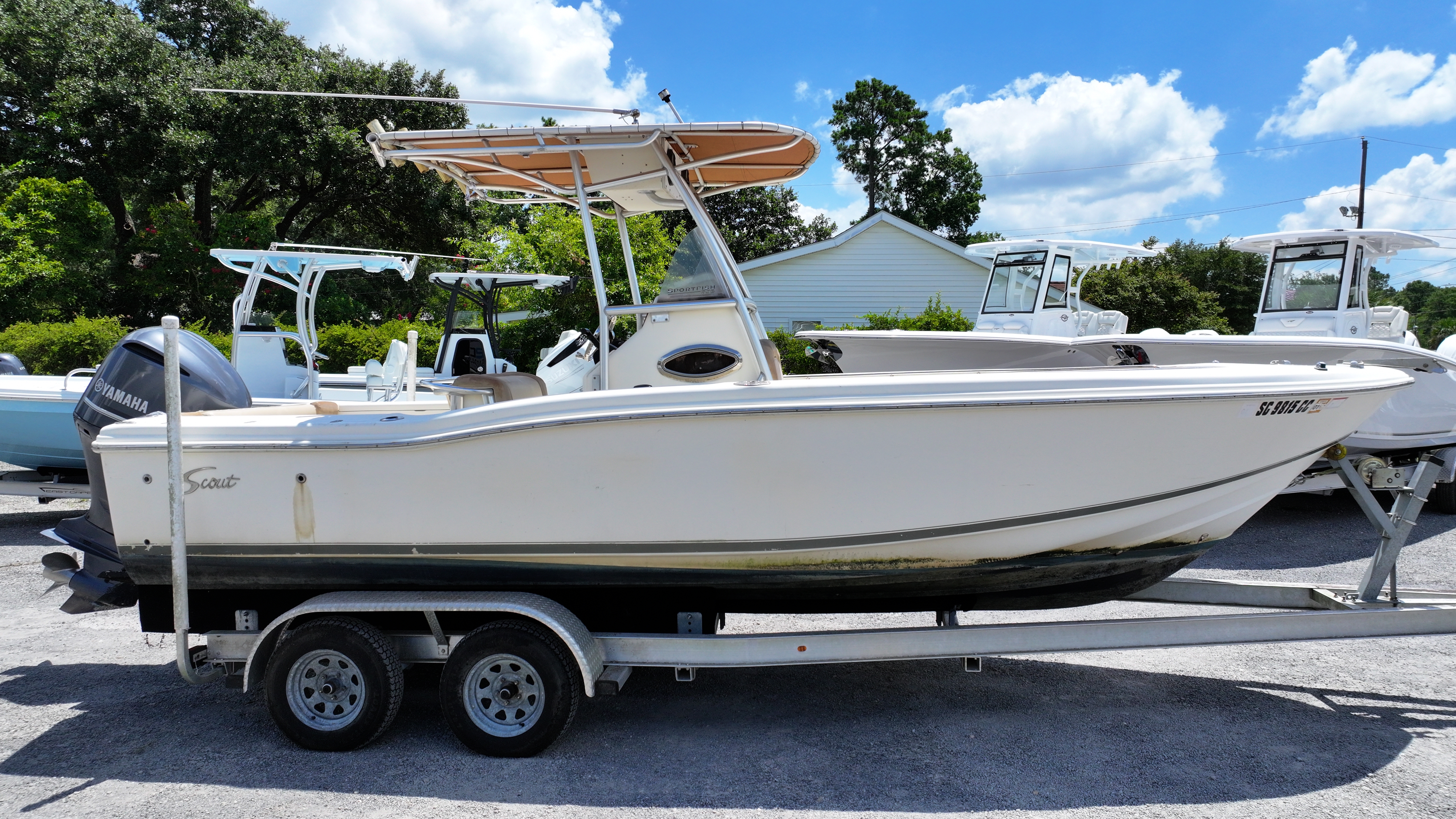 2003 Scout Boat Company Sportfish 235 Fishing Boat boat
