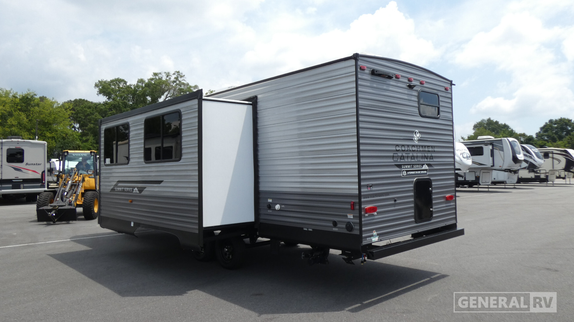 2025 Coachmen CATALINA SUMMIT SERIES 8 261BHS in salisbury NC