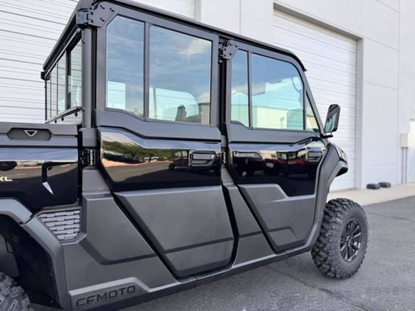 A photo of this 2026 CFMOTO UFORCE U10 XL Pro Highland