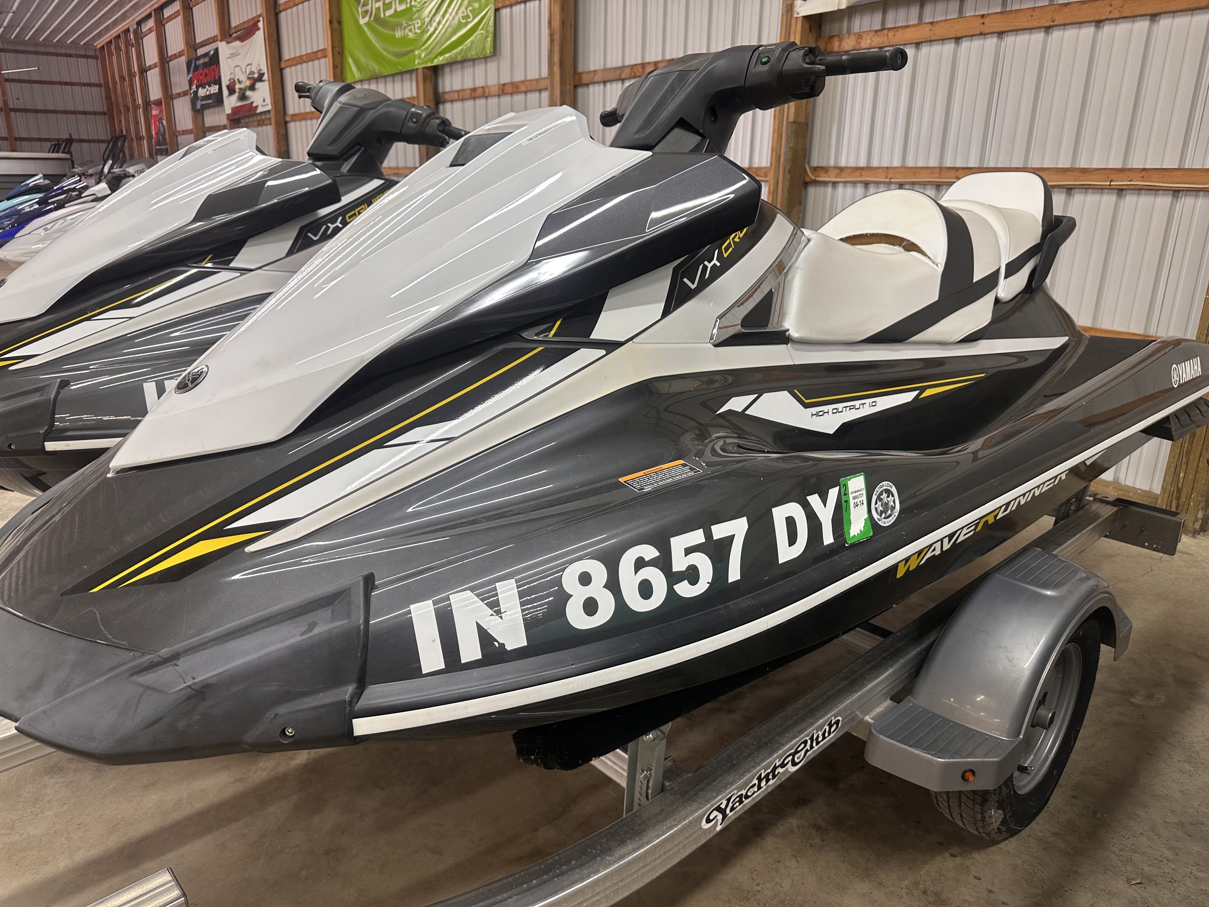 2017 Yamaha Waverunner VX CRUISE (CARBON/WHITE) | VX1050A-SA in la porte IN