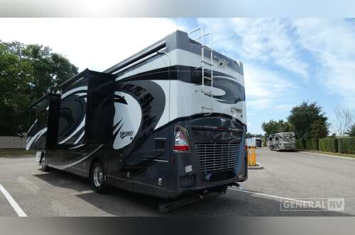 2020 Fleetwood Discovery LXE 40M in dover FL