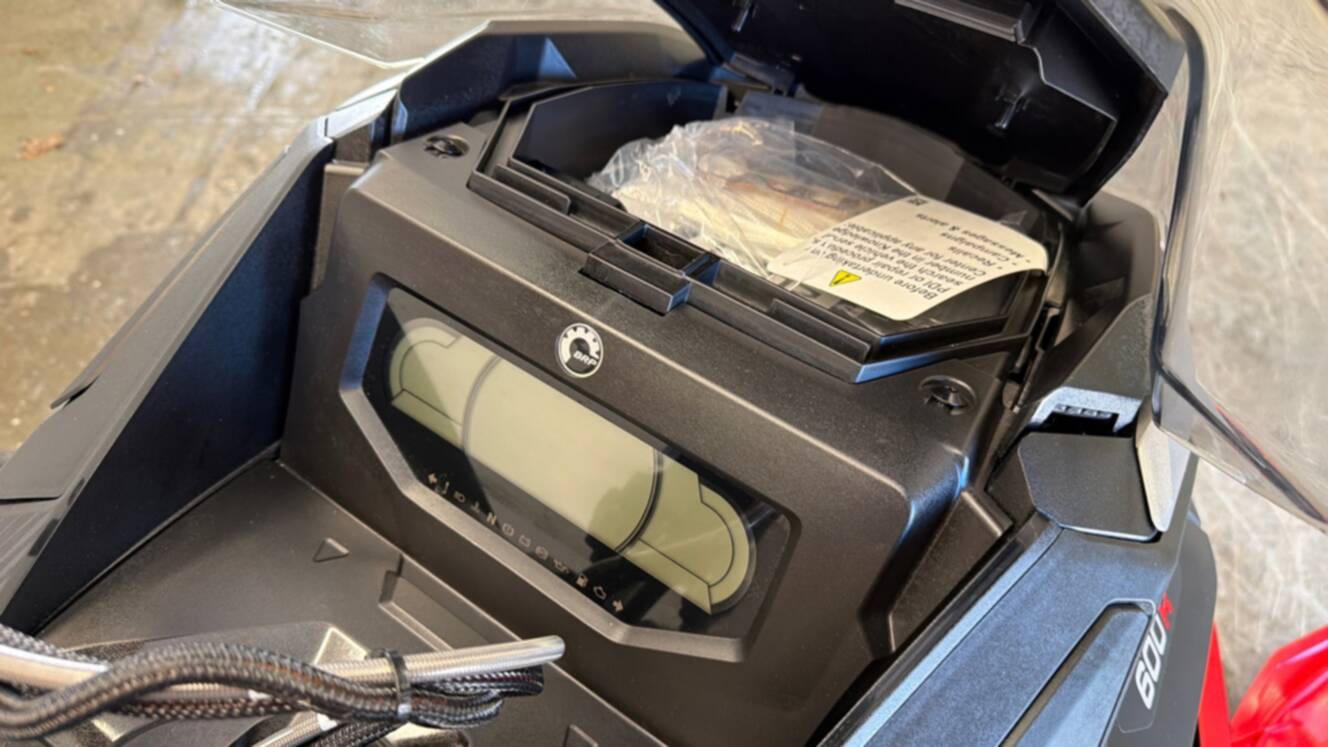 A photo of this 2026 Lynx RAVE RE 600R E 137 1.5I