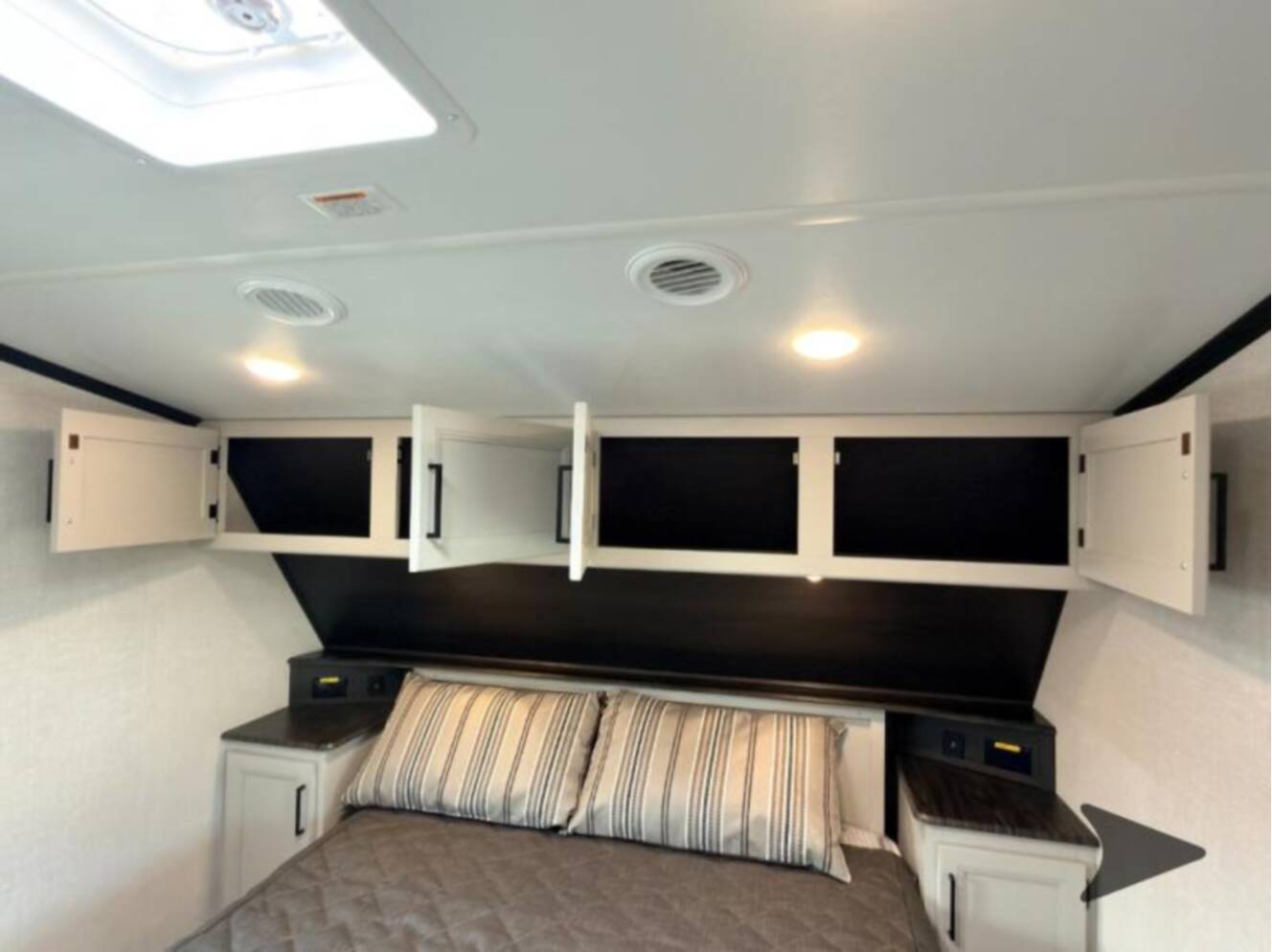 A photo of this 2026 Keystone Rv Arcadia Select 27SBH
