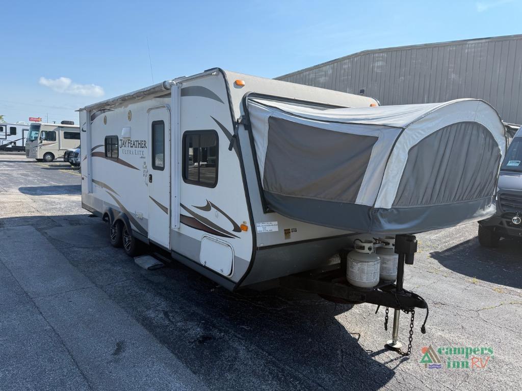 2014 Jayco Jay Feather Ultra Lite 23B in davenport IA