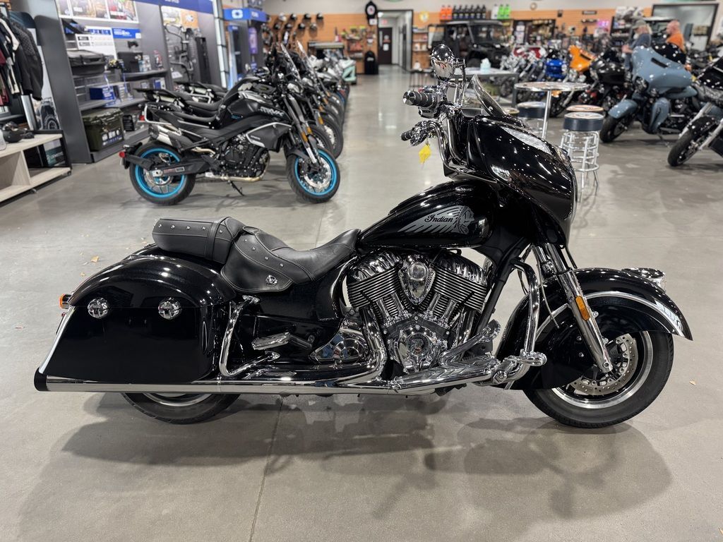2017 Indian Motorcycle® Chieftain® Thunder Black Pearl in Fayetteville, NC