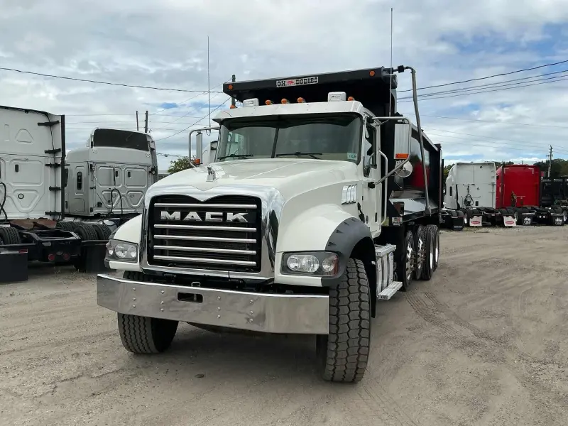 2023 Mack GR104FR
