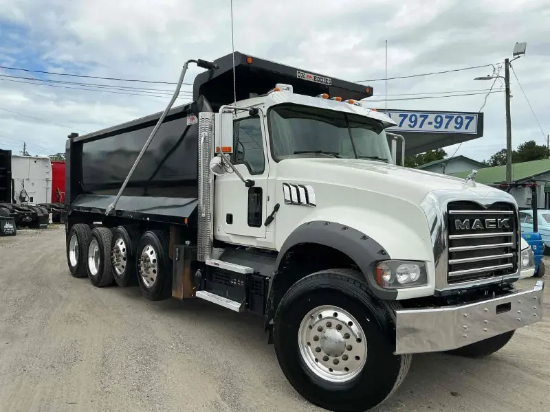 2023 Mack GR104FR
