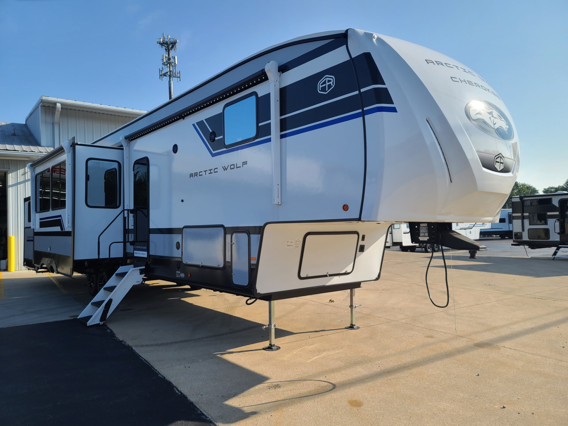 2027 Forest River Cherokee Arctic Wolf 37LOFT in sylvania OH