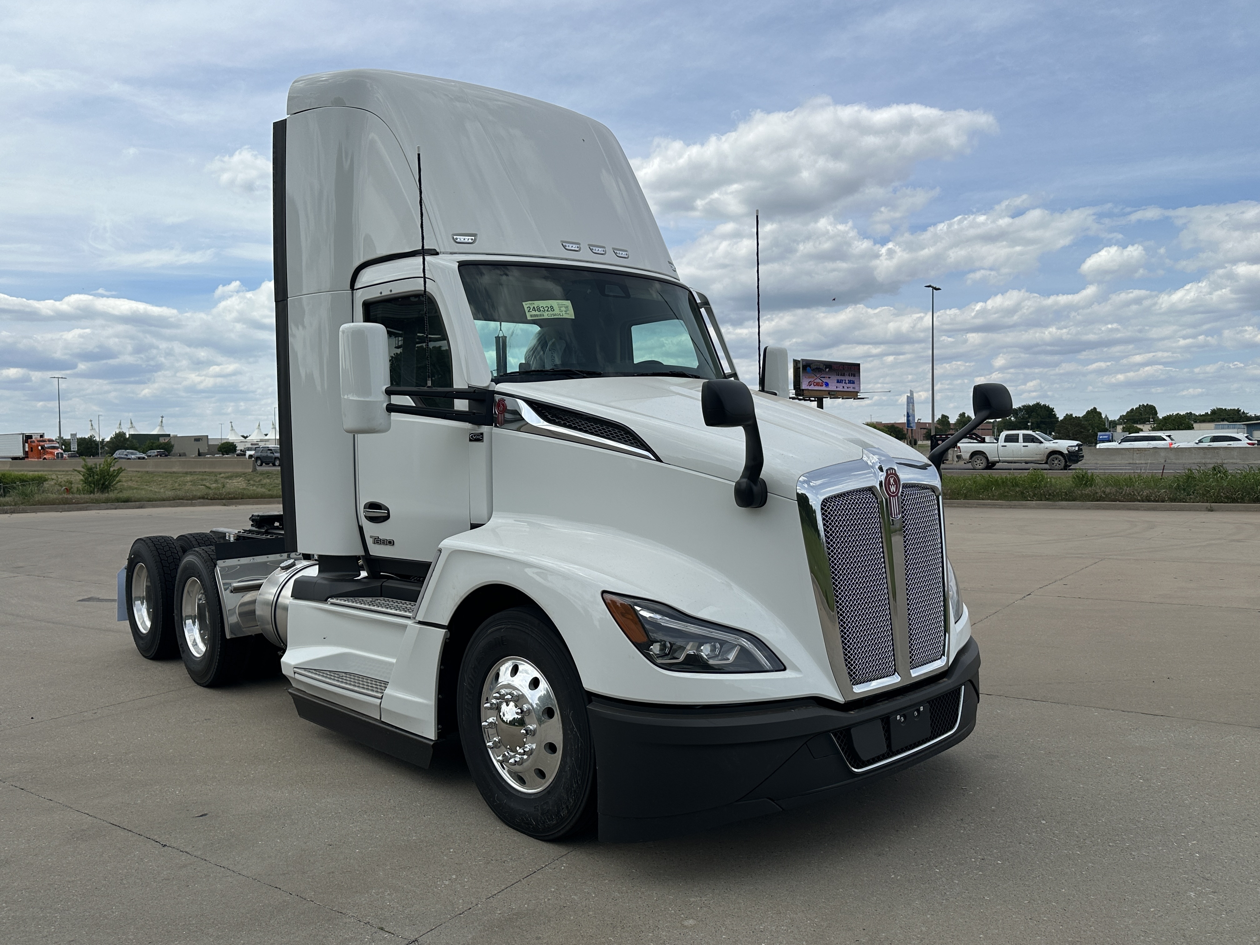 2027 KENWORTH T680 in Oklahoma City, OK