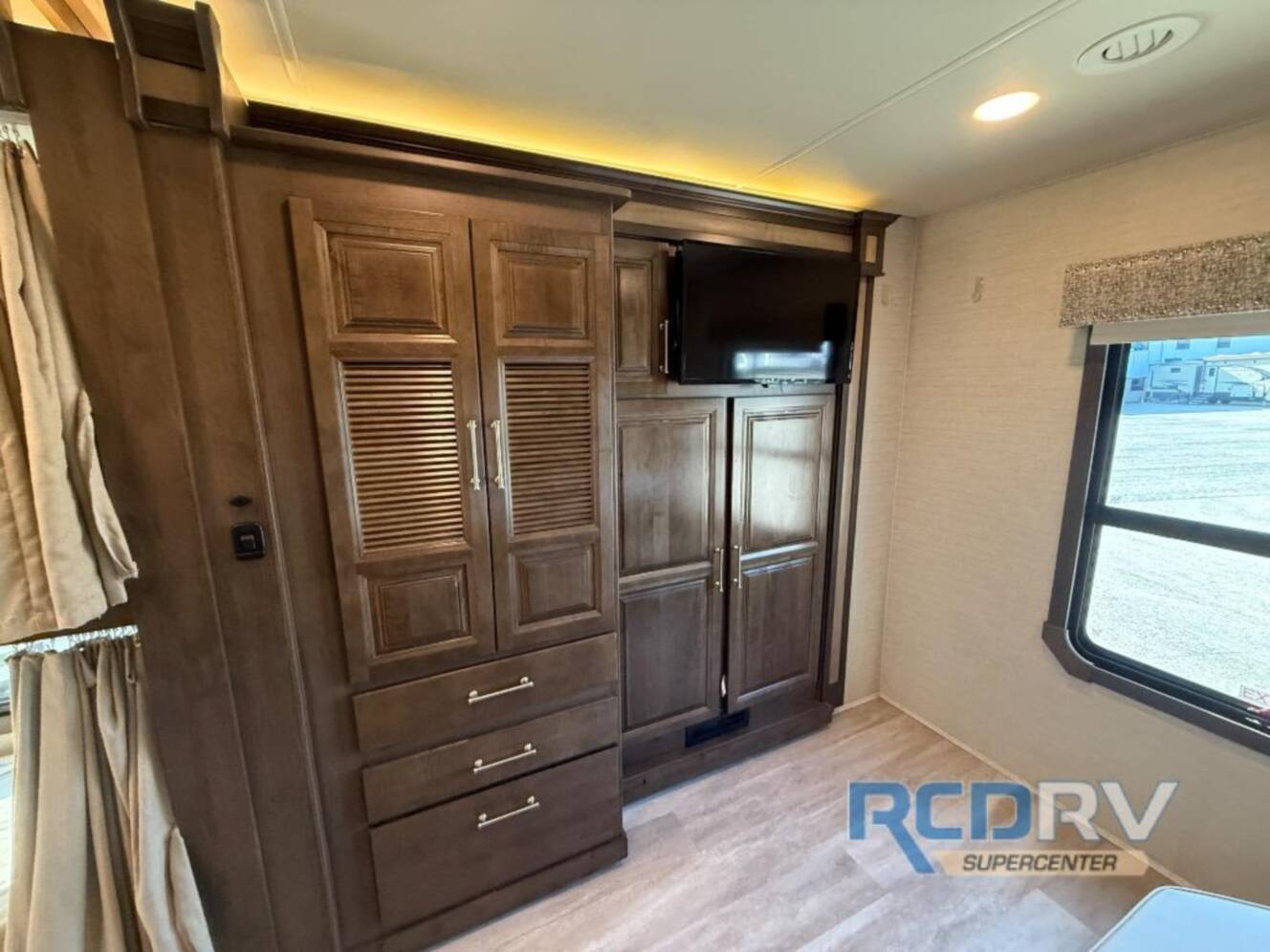 A photo of this 2020 Entegra Coach Accolade 37L