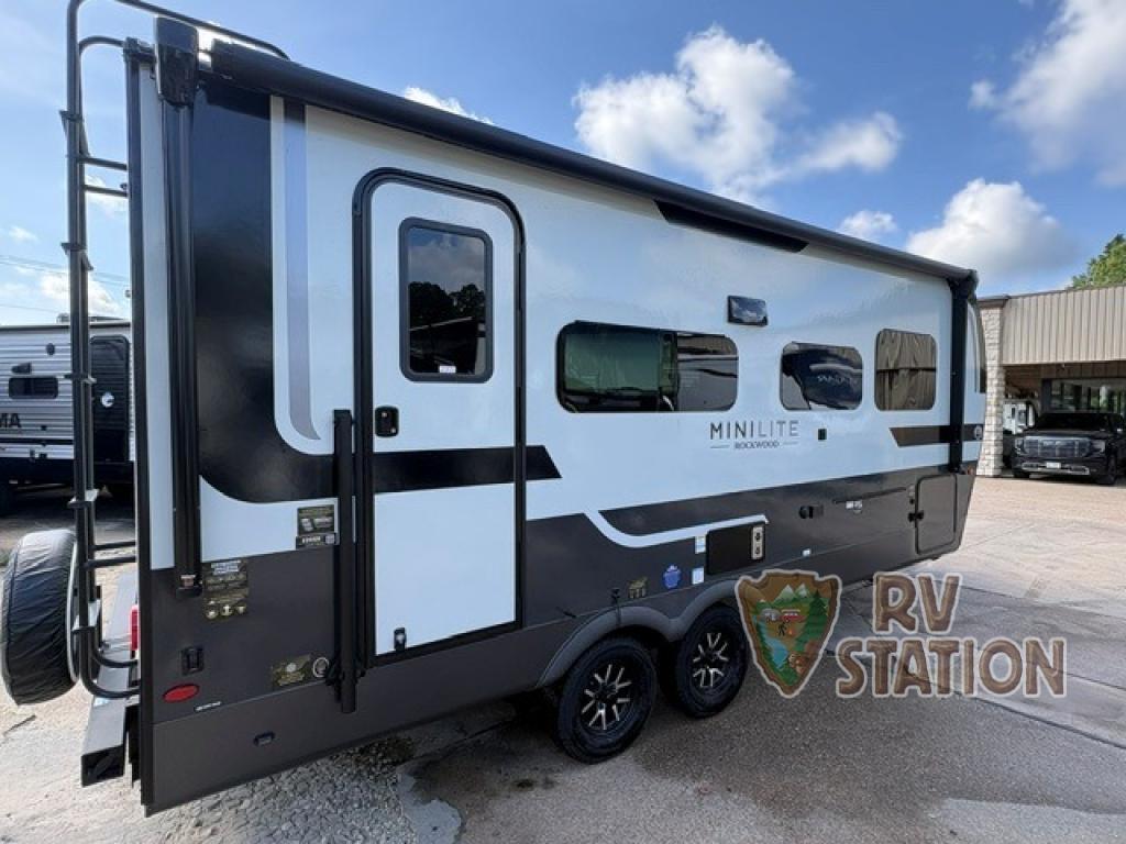 2027 Forest River Rv Rockwood Mini Lite 2205S in cleveland TX