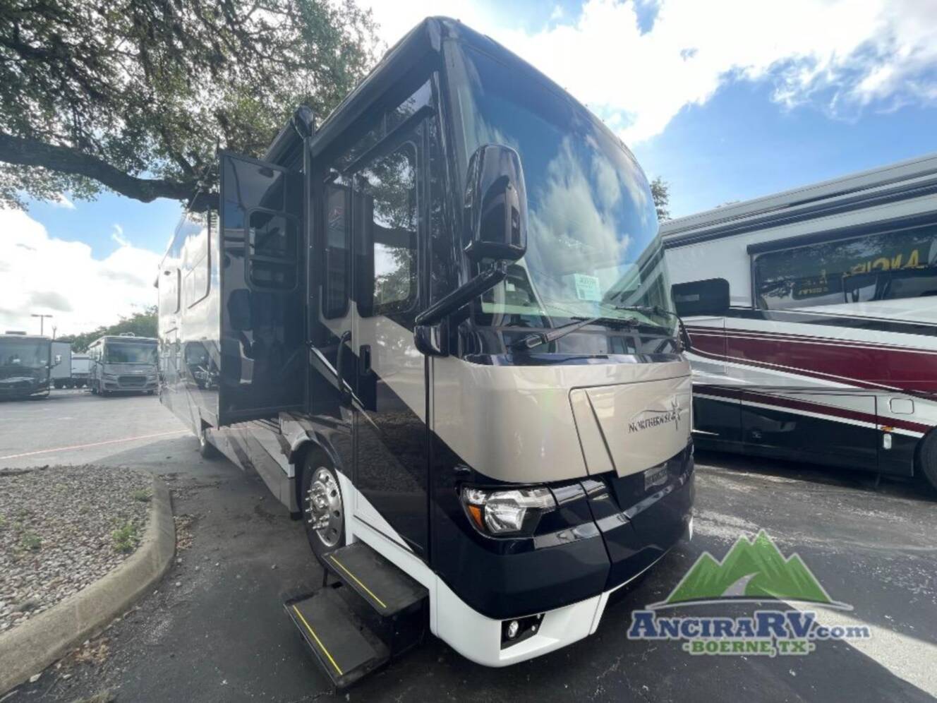 A photo of this 2027 Newmar NORTHERN STAR 3418