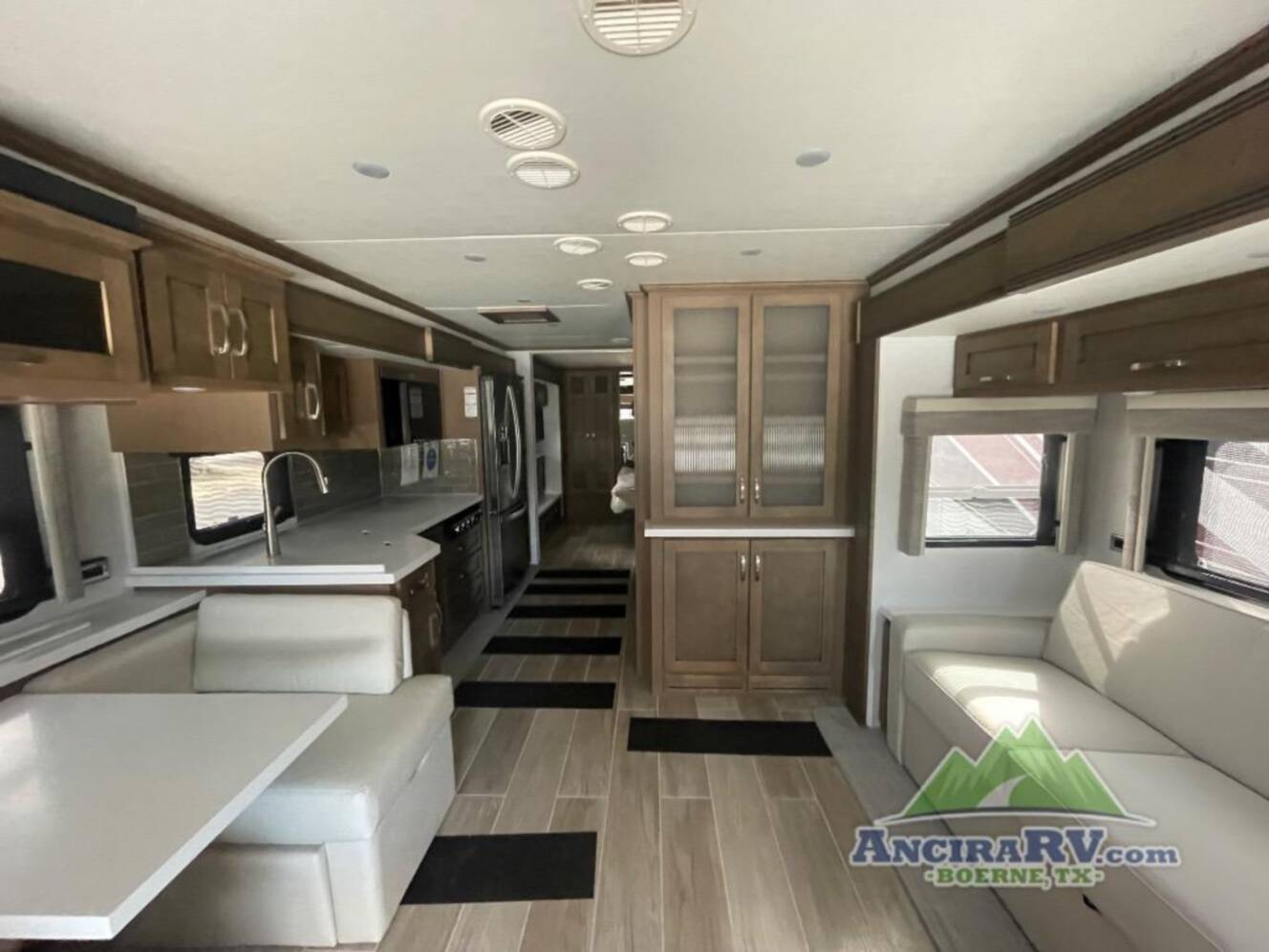 A photo of this 2027 Newmar NORTHERN STAR 3418