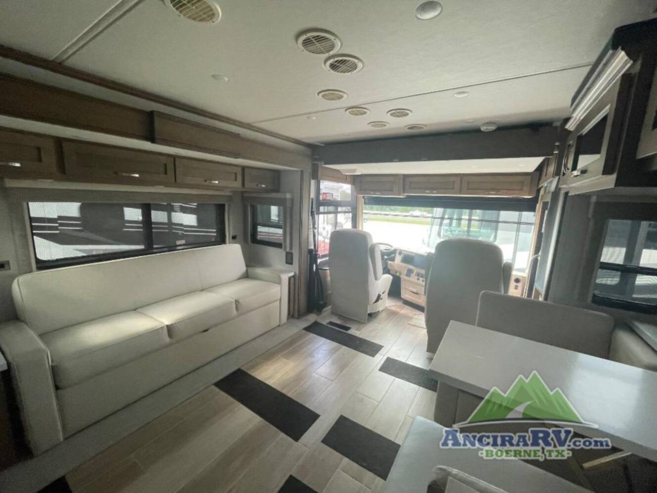 A photo of this 2027 Newmar NORTHERN STAR 3418