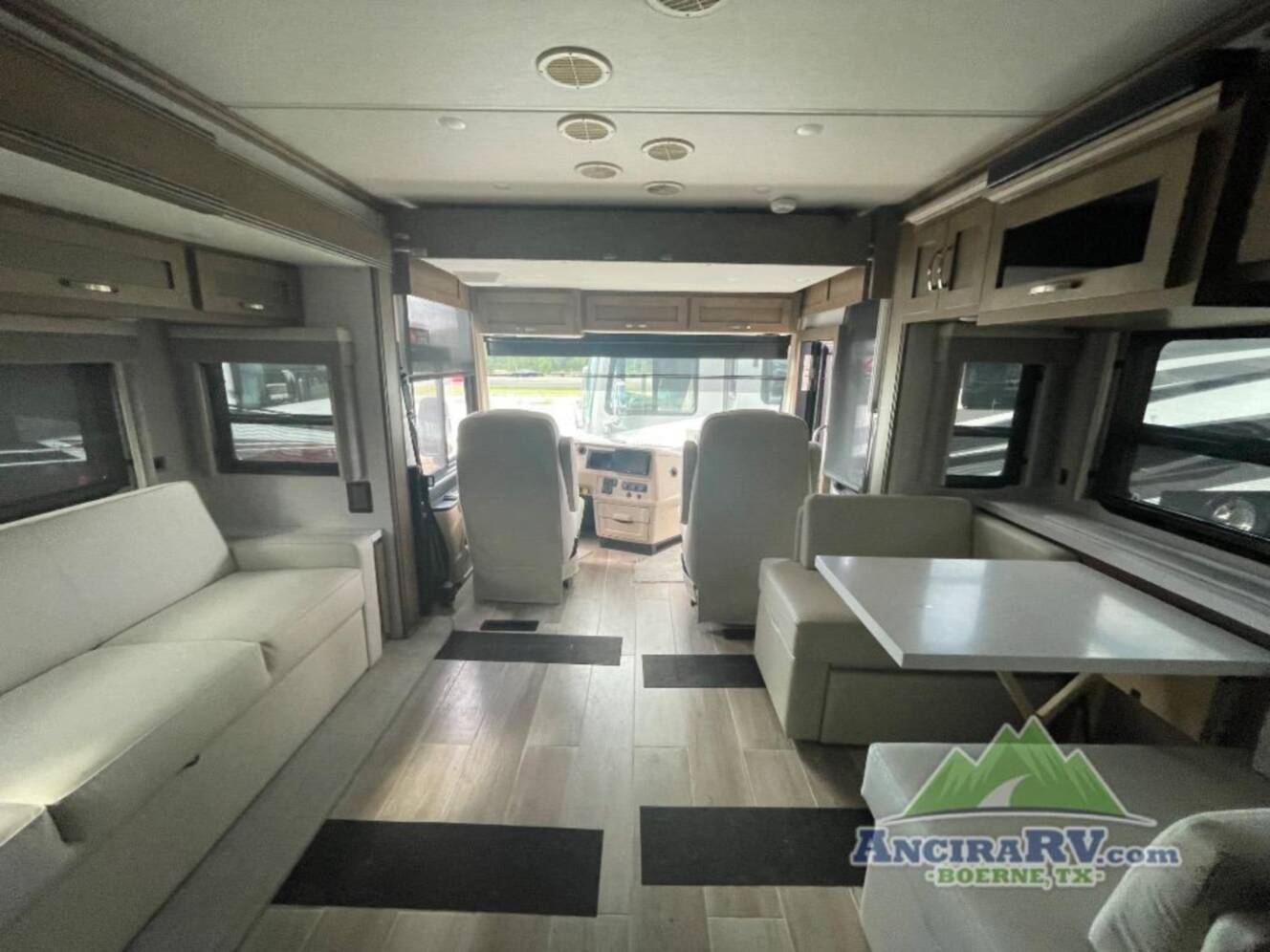 A photo of this 2027 Newmar NORTHERN STAR 3418