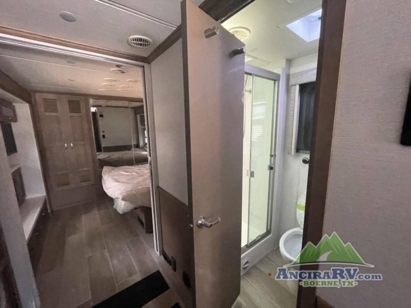 A photo of this 2027 Newmar NORTHERN STAR 3418