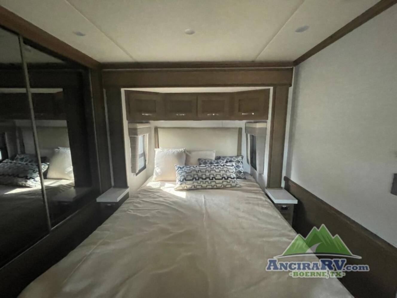A photo of this 2027 Newmar NORTHERN STAR 3418