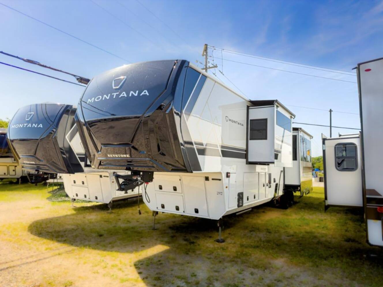 A photo of this 2027 Keystone Rv Montana 3900RK