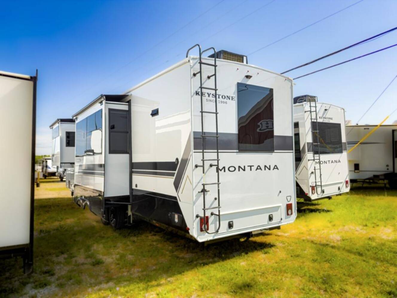 A photo of this 2027 Keystone Rv Montana 3900RK