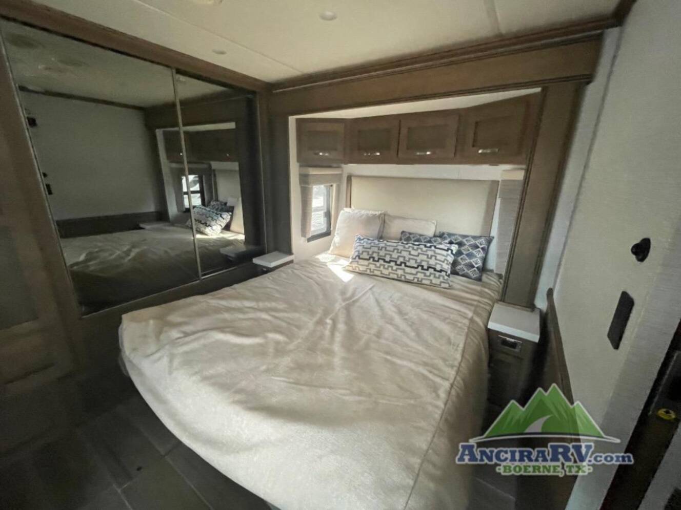 A photo of this 2027 Newmar NORTHERN STAR 3418