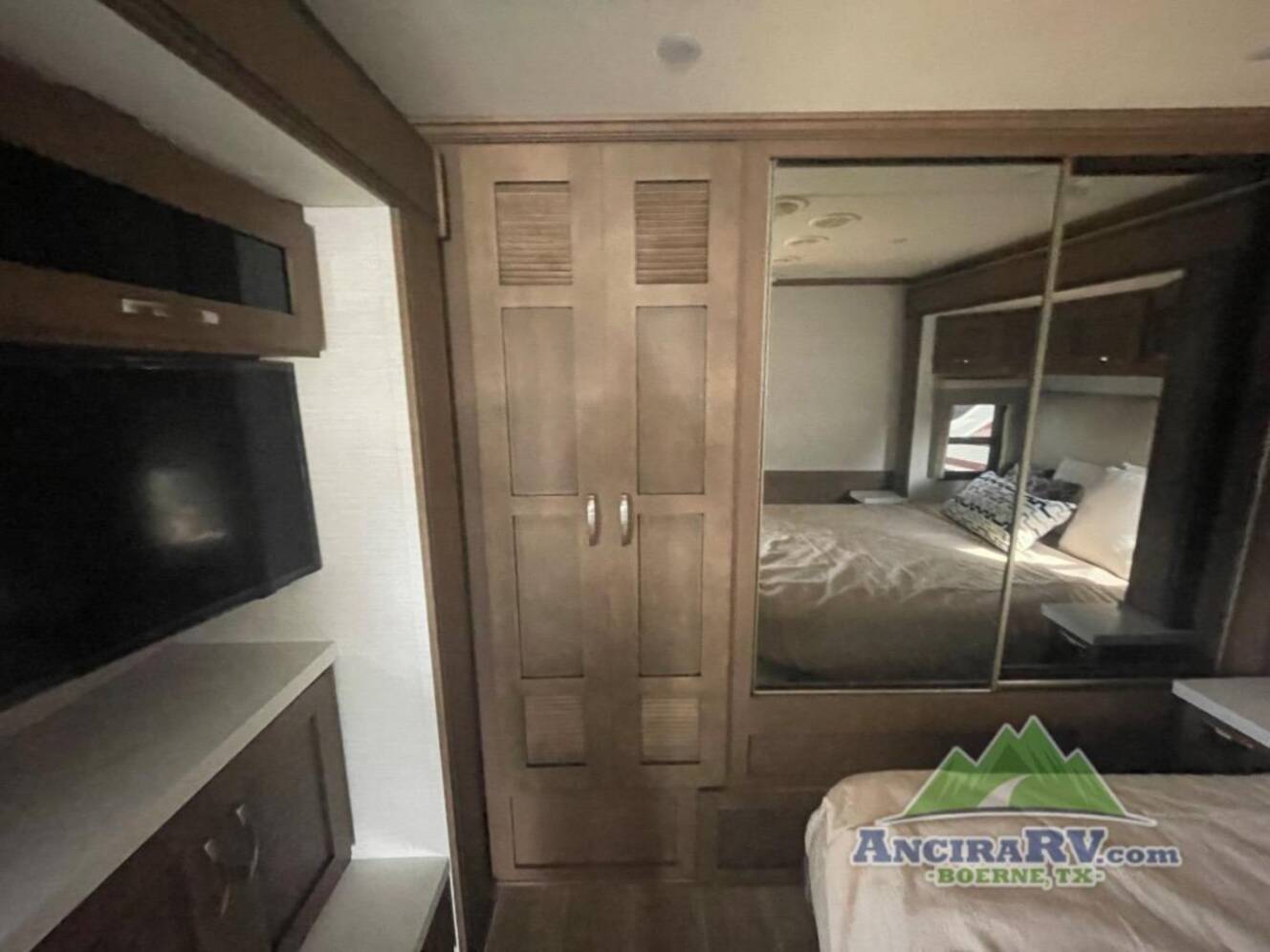 A photo of this 2027 Newmar NORTHERN STAR 3418