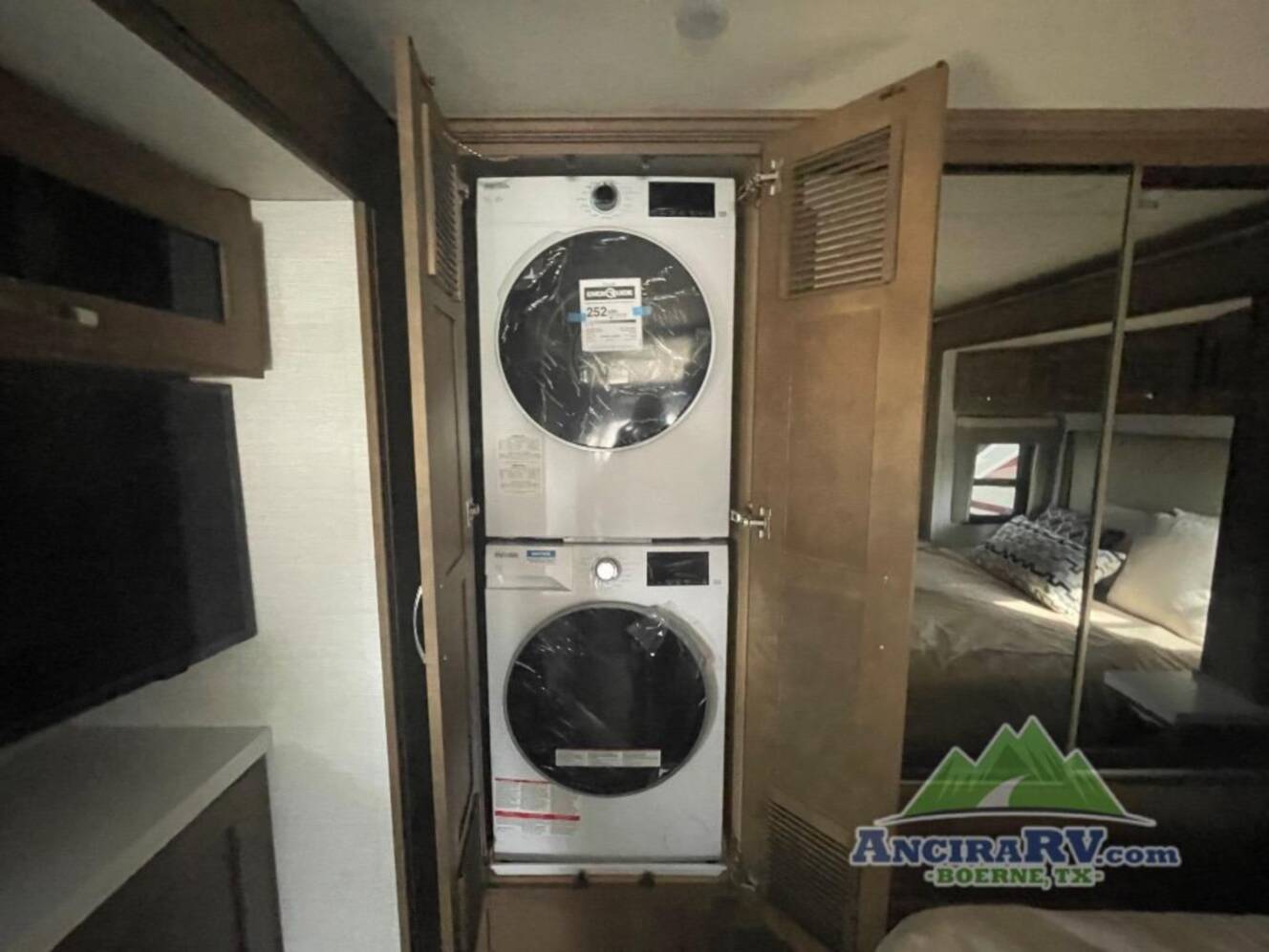 A photo of this 2027 Newmar NORTHERN STAR 3418
