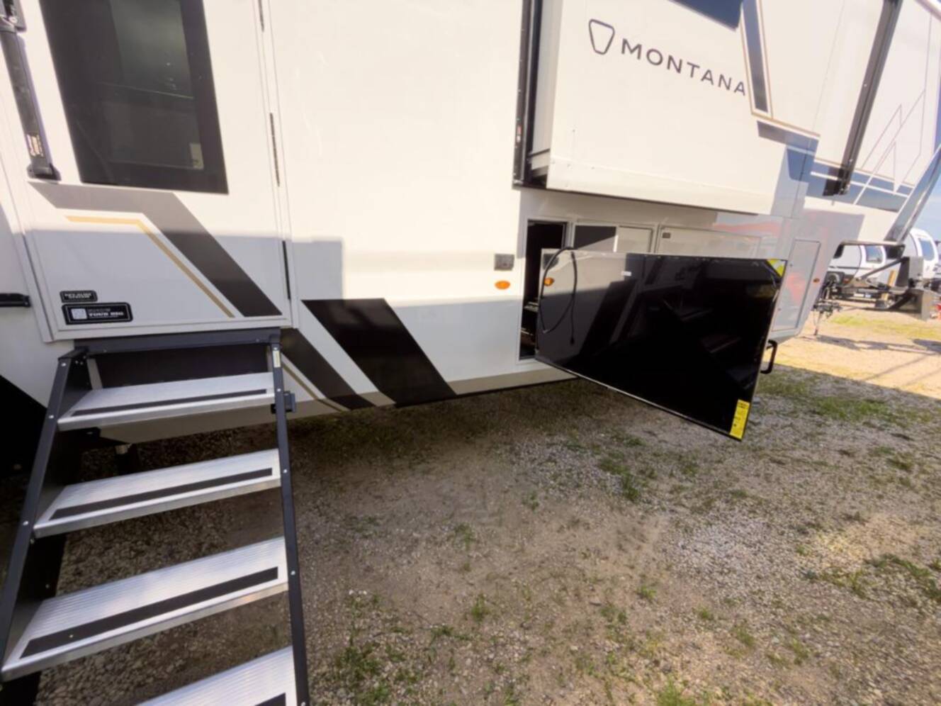 A photo of this 2027 Keystone Rv Montana 3900RK