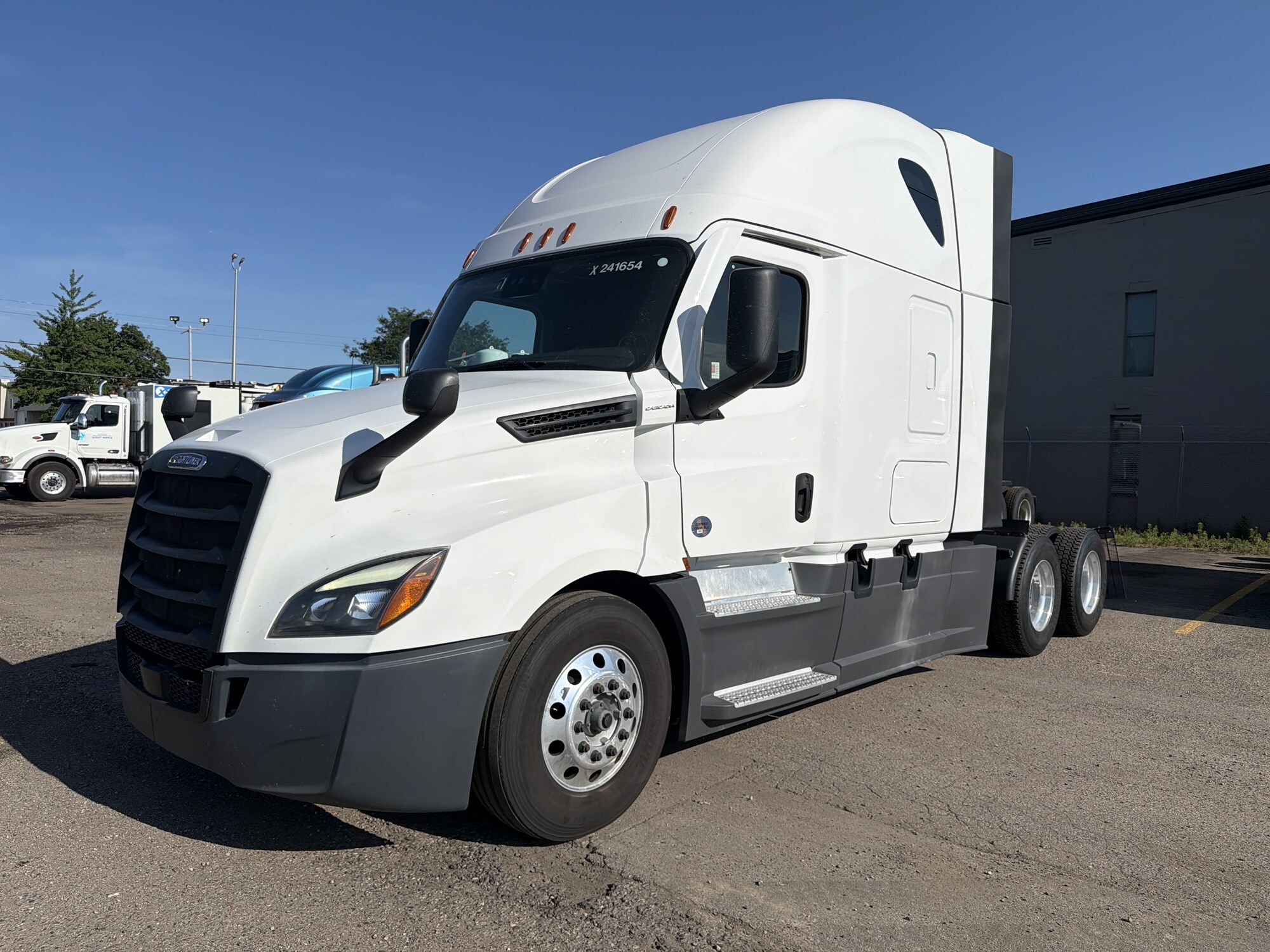 2024 FREIGHTLINER CASCADIA 126 in Wyoming, MI