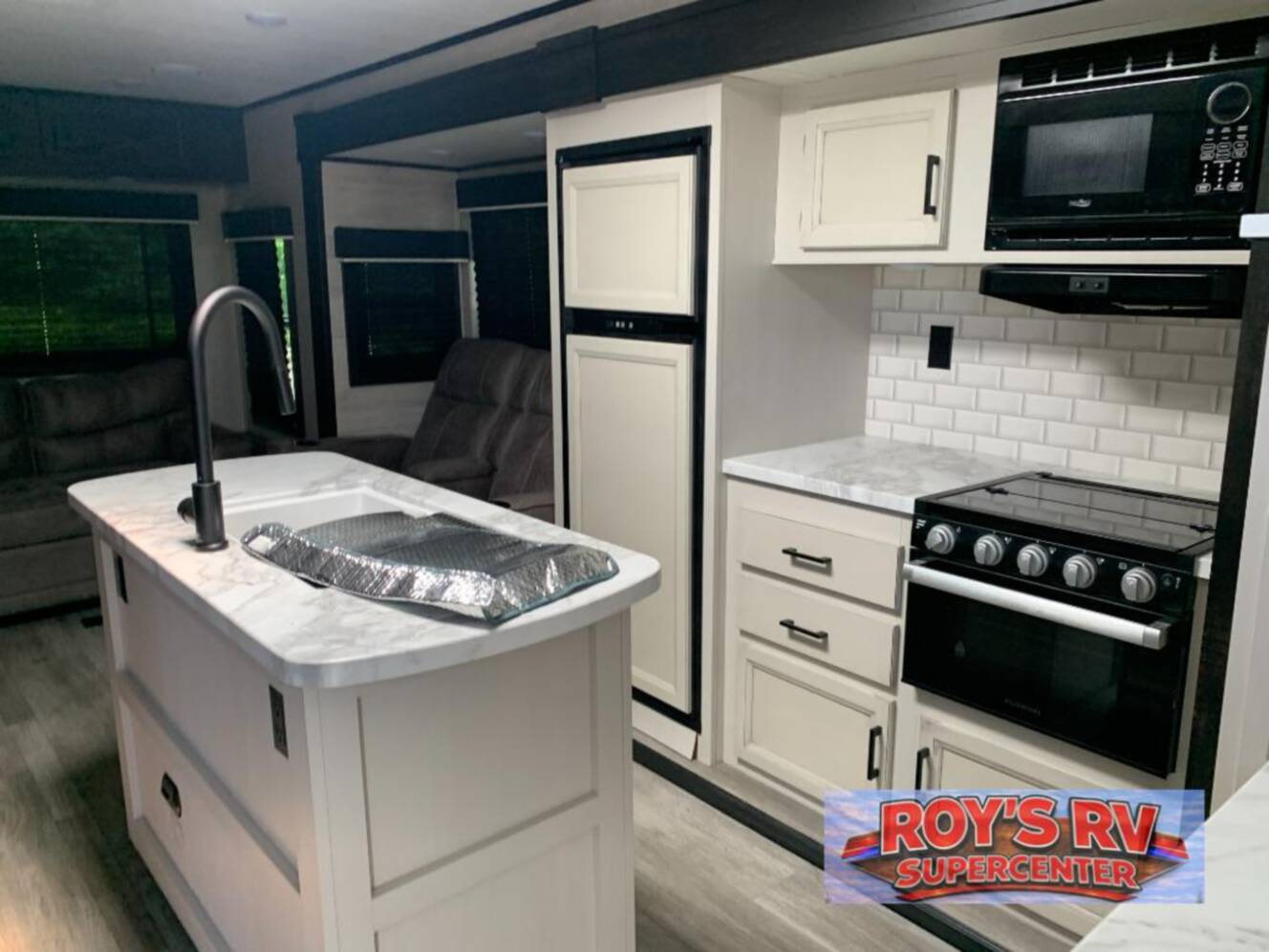 A photo of this 2023 Jayco Jay Flight 340RLK