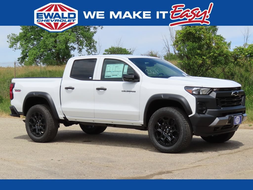 2026 CHEVROLET Colorado in Oconomowoc, WI