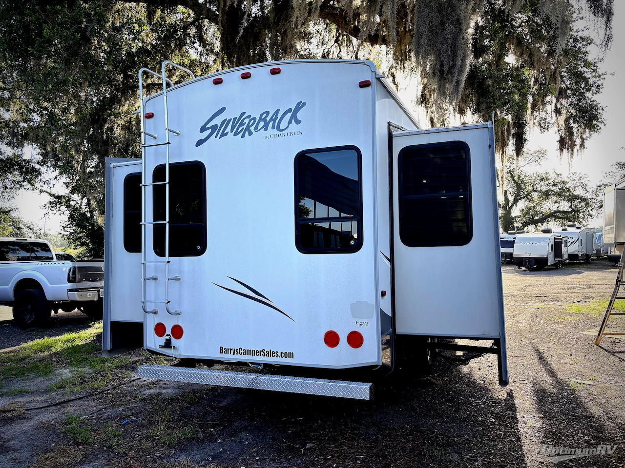 2015 Forest River Cedar Creek Silverback 29RE in zephyrhills FL