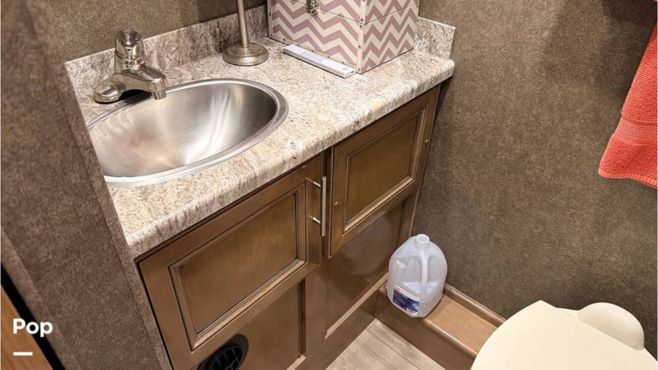 A photo of this 2020 Thor Motor Coach Challenger 37FH