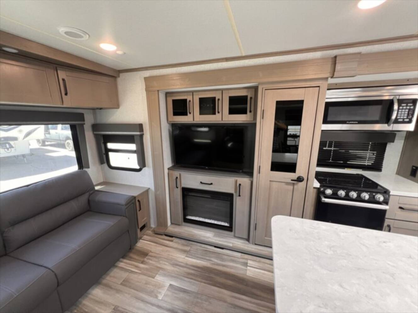 A photo of this 2023 Grand Design Reflection 315RLTS