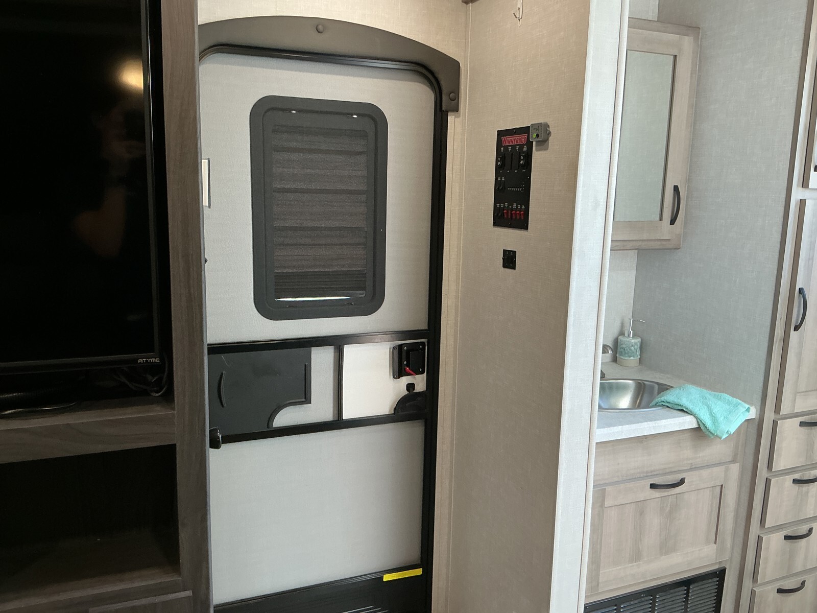 2021 Winnebago Voyage 2427RB in sevierville TN