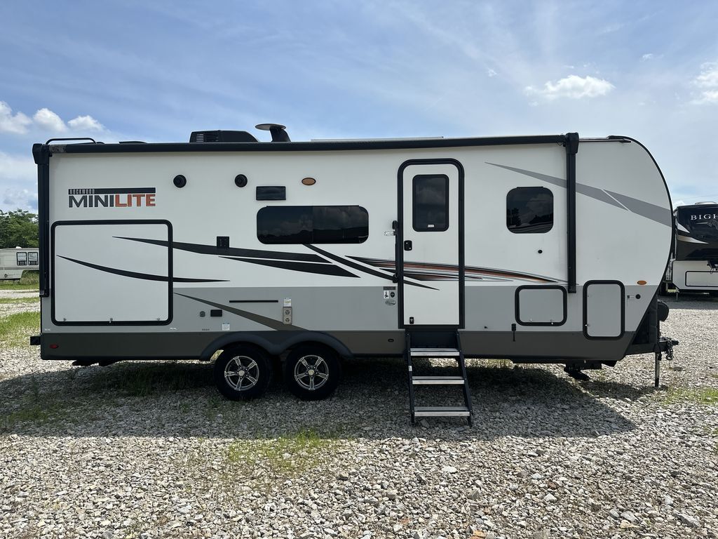2022 Forest River Rockwood Mini Lite 2507S in gassville AR