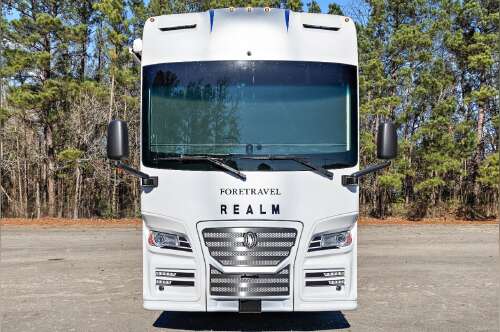 2027 Foretravel Realm Limited FL605 LVB in fort myers FL