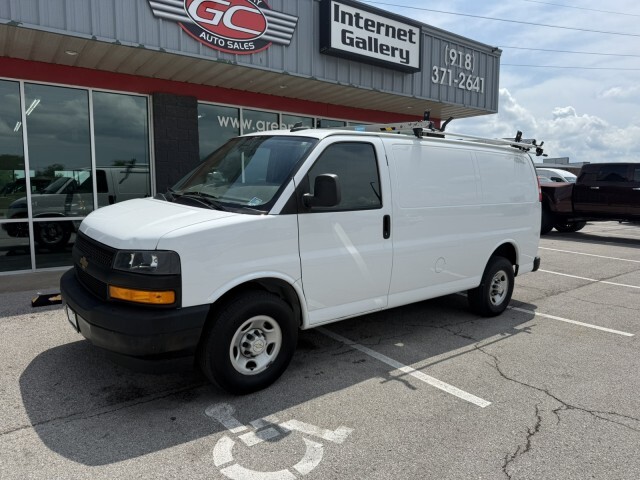2022 CHEVROLET Express 2500 Cargo Van 6.6L V8 in Collinsville, OK