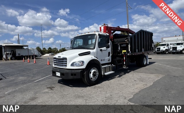 2010 FREIGHTLINER BUSINESS CLASS M2 106 in Tampa, FL