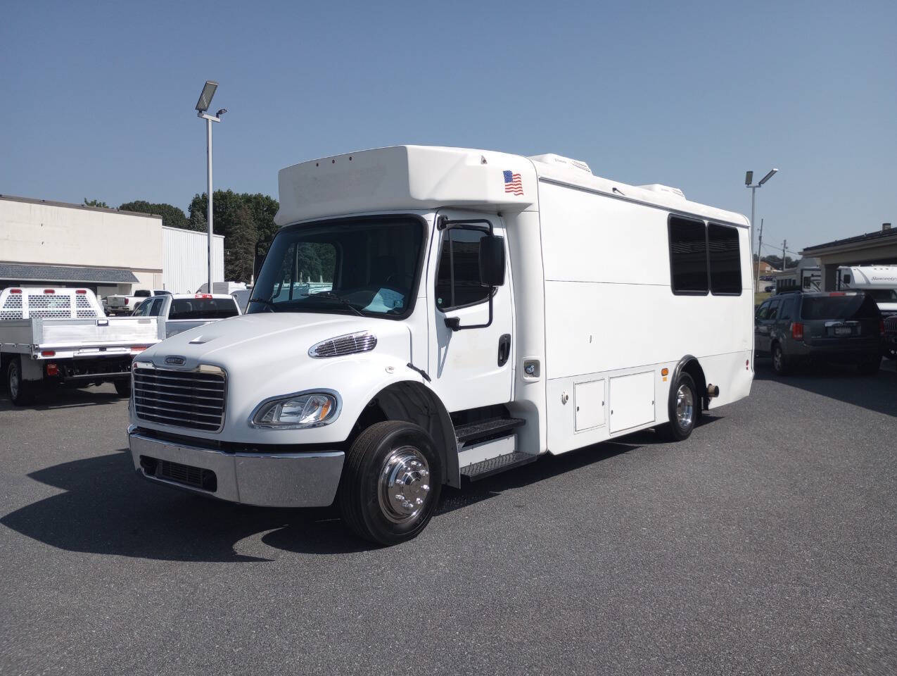 2014 FREIGHTLINER BUSINESS CLASS M2 106 in Manheim, PA
