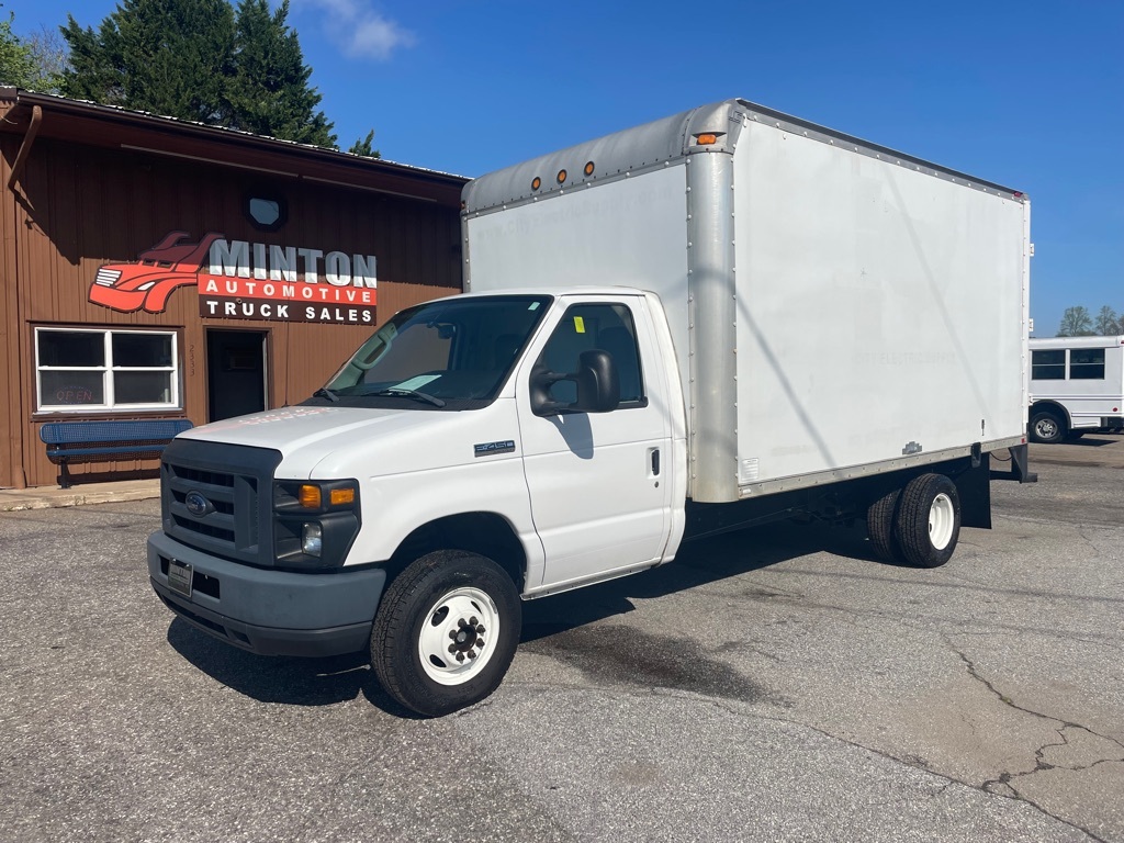 2017 FORD ECONOLINE in Wilkesboro, NC