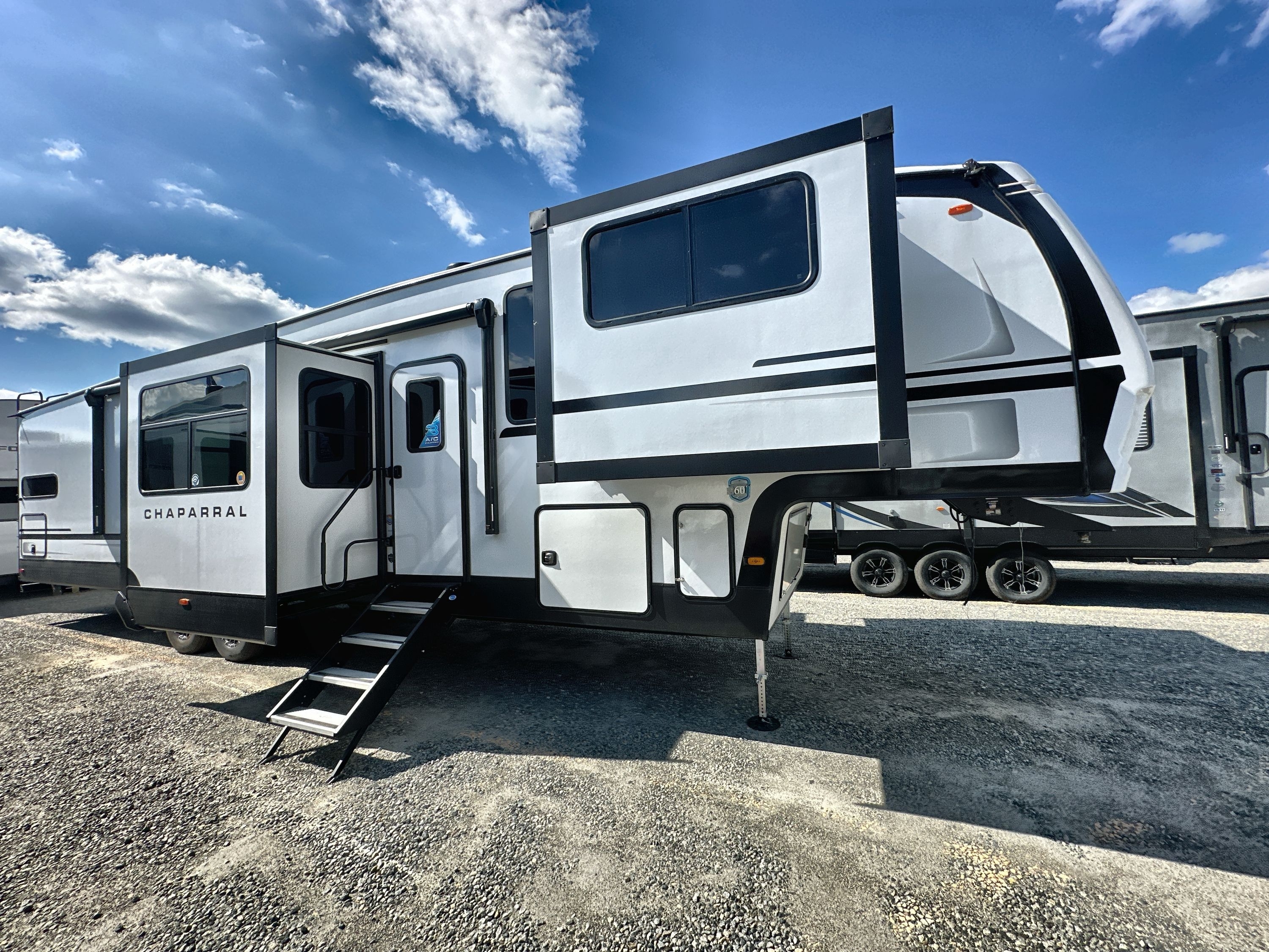 2026 Coachmen CHAPARRAL 334FL in thornburg VA