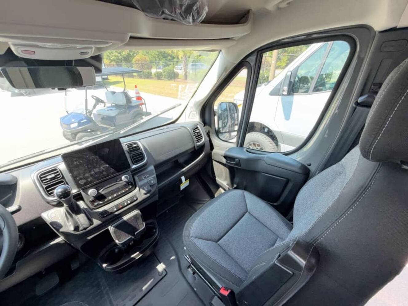 A photo of this 2027 Thor FREEDOM ELITE 17D