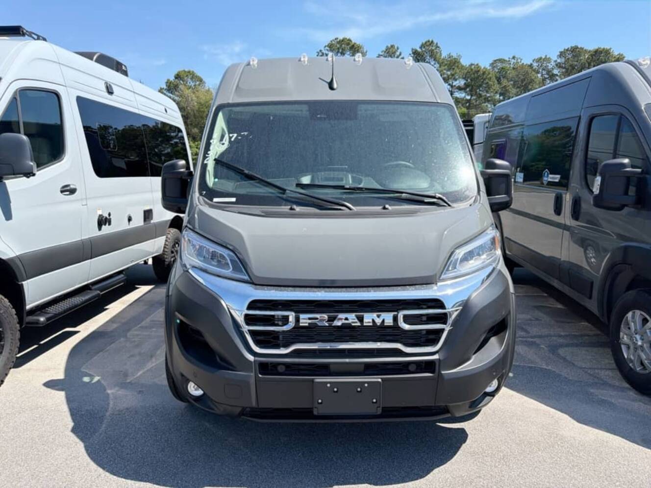 A photo of this 2027 Thor FREEDOM ELITE 17D