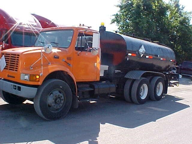 1999 INTERNATIONAL 4900 in Covington, TN