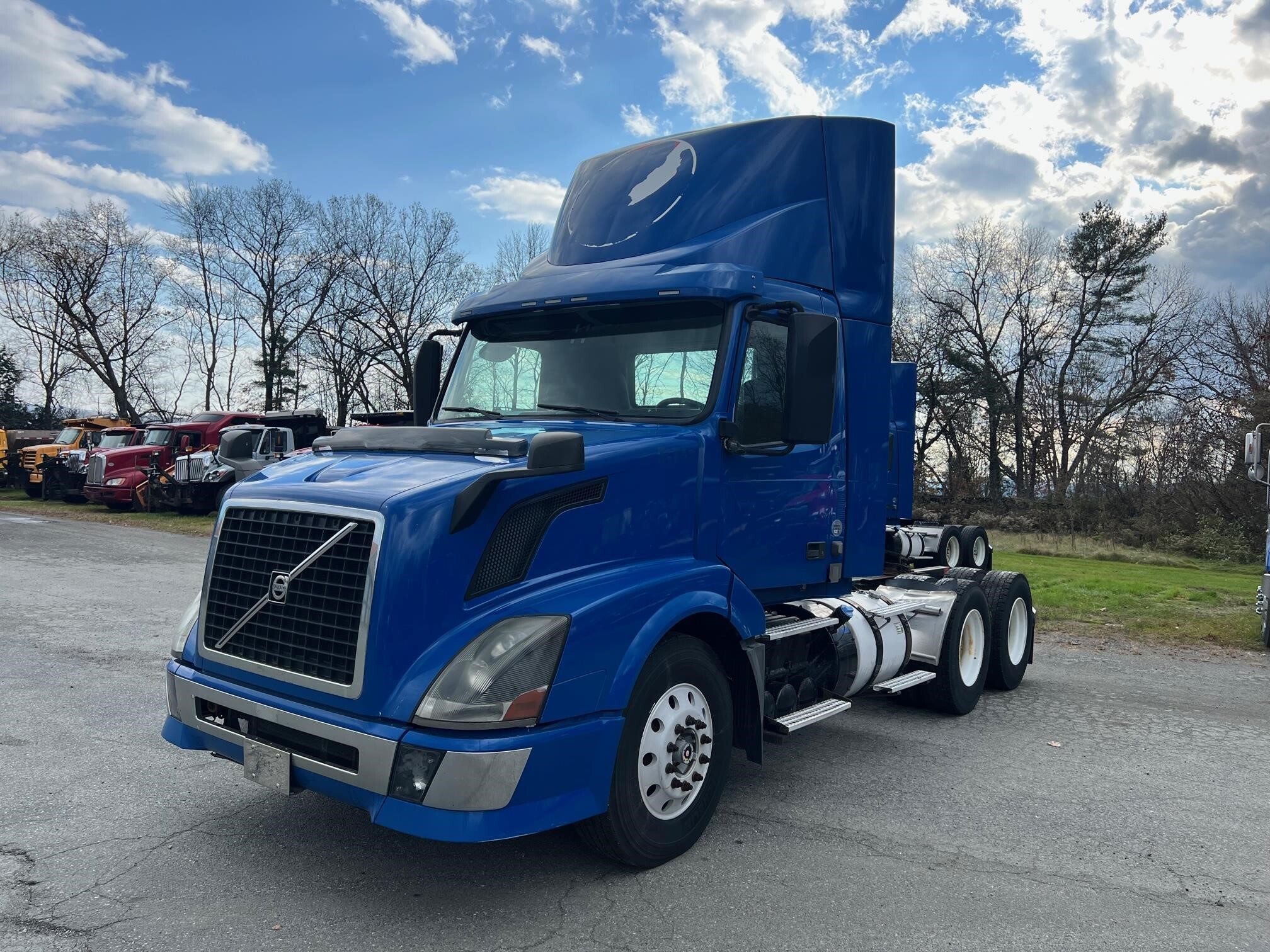 2015 VOLVO VNL64T300 in Westminster, VT