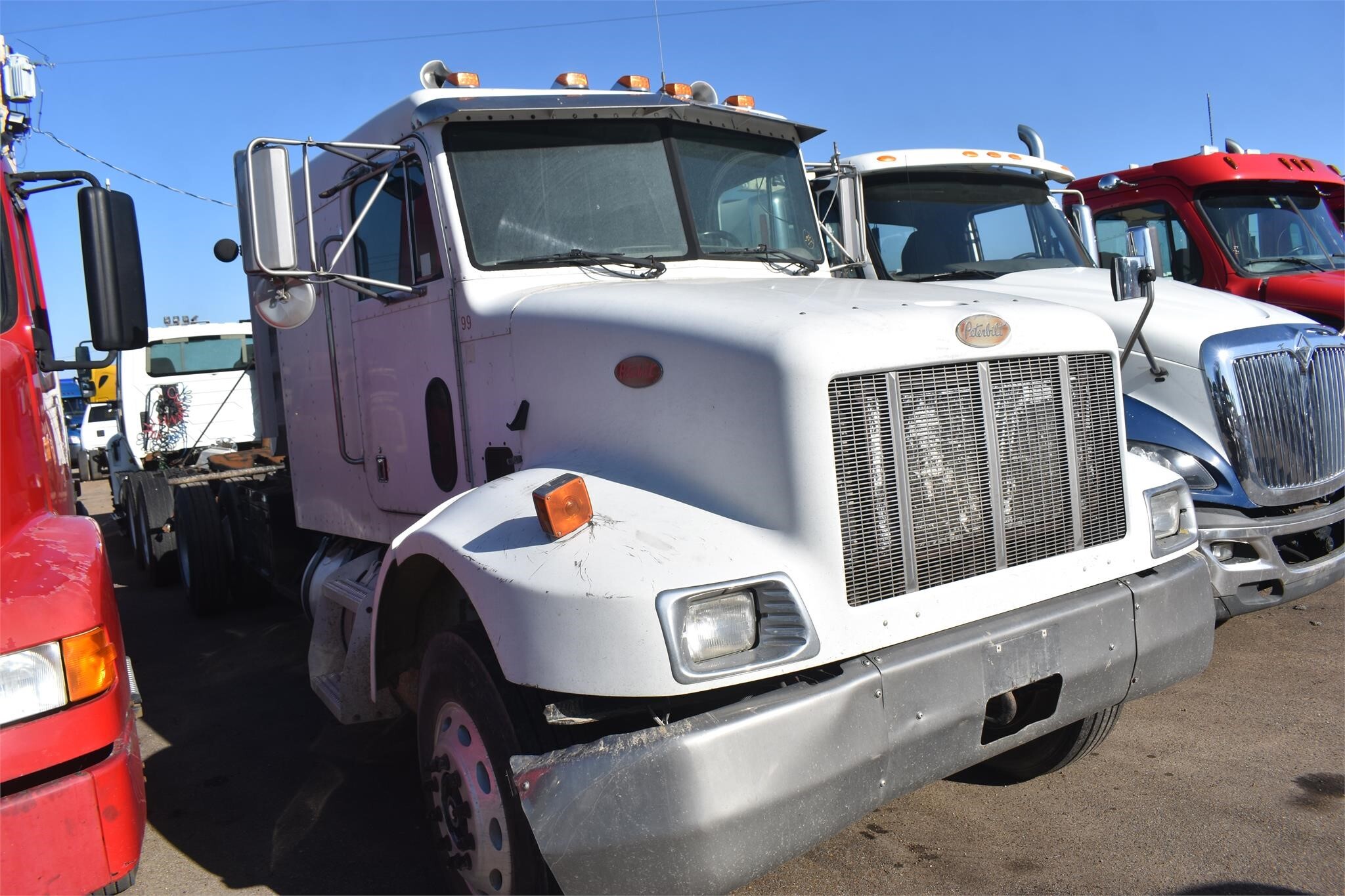 2000 PETERBILT 330 in Covington, TN