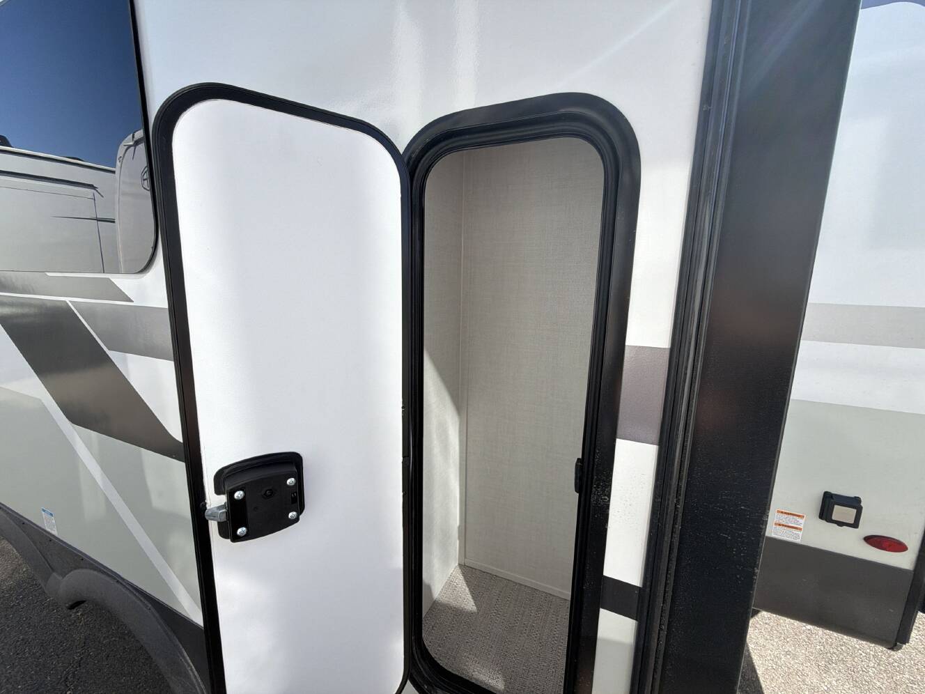 A photo of this 2027 Forest River FLAGSTAFF MICRO LITE 25SRK