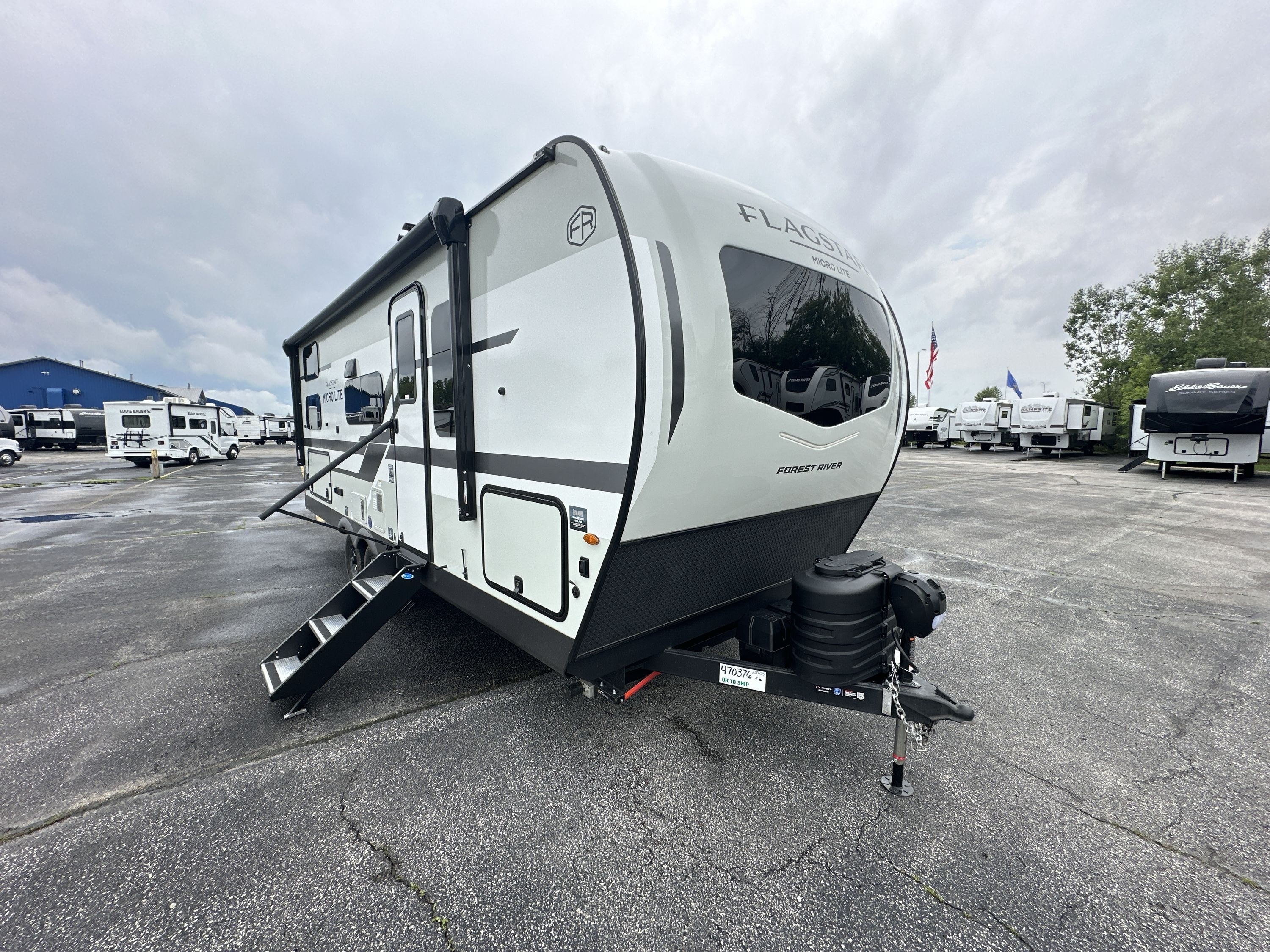 2027 Forest River FLAGSTAFF MICRO LITE 25BRDS in green bay WI