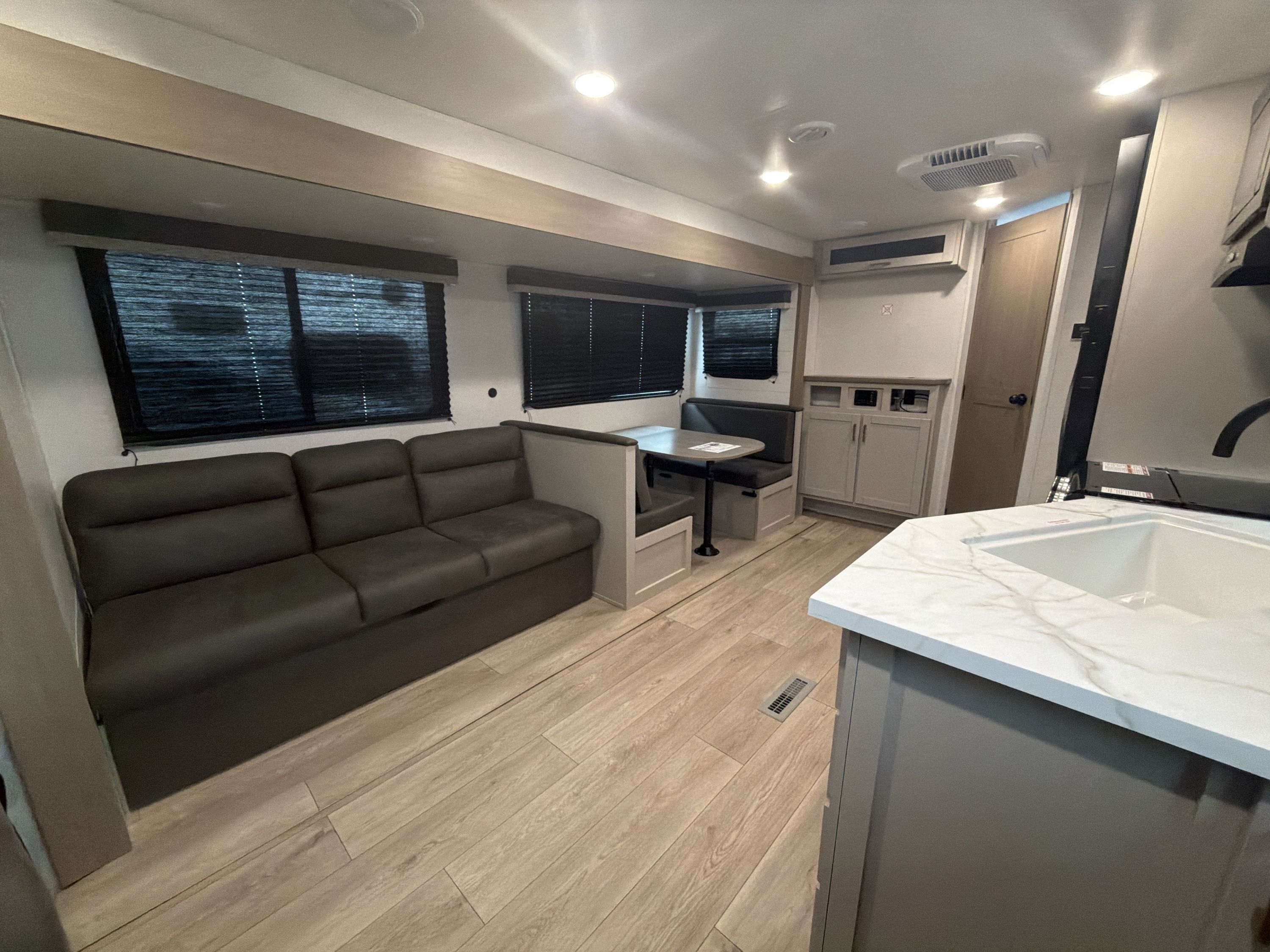 2027 Jayco JAY FLIGHT 262RLSW in colton CA